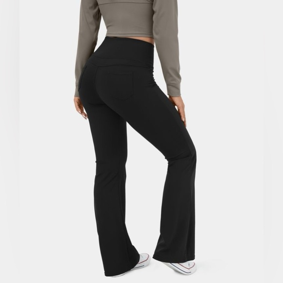 Halara Black High Waisted Back Pocket Flare Yoga Leggings | NEW/NWT!!🖤 - Picture 1 of 16